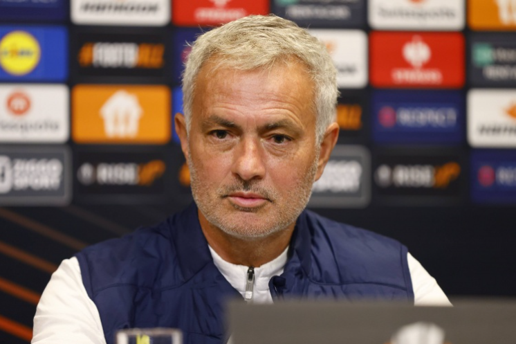 赛后本菲卡备战荷甲，单刀错失细节曝光，引发热议，轮换策略成焦点 -开云彩票