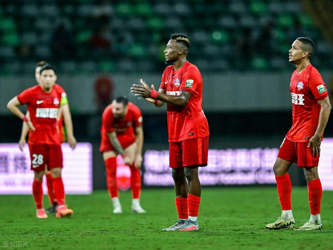 赛地聚焦——德甲窗口期热度飙升;深圳男篮门线救险;更衣室稳定;轮换策略成焦点的简单介绍-开云电竞